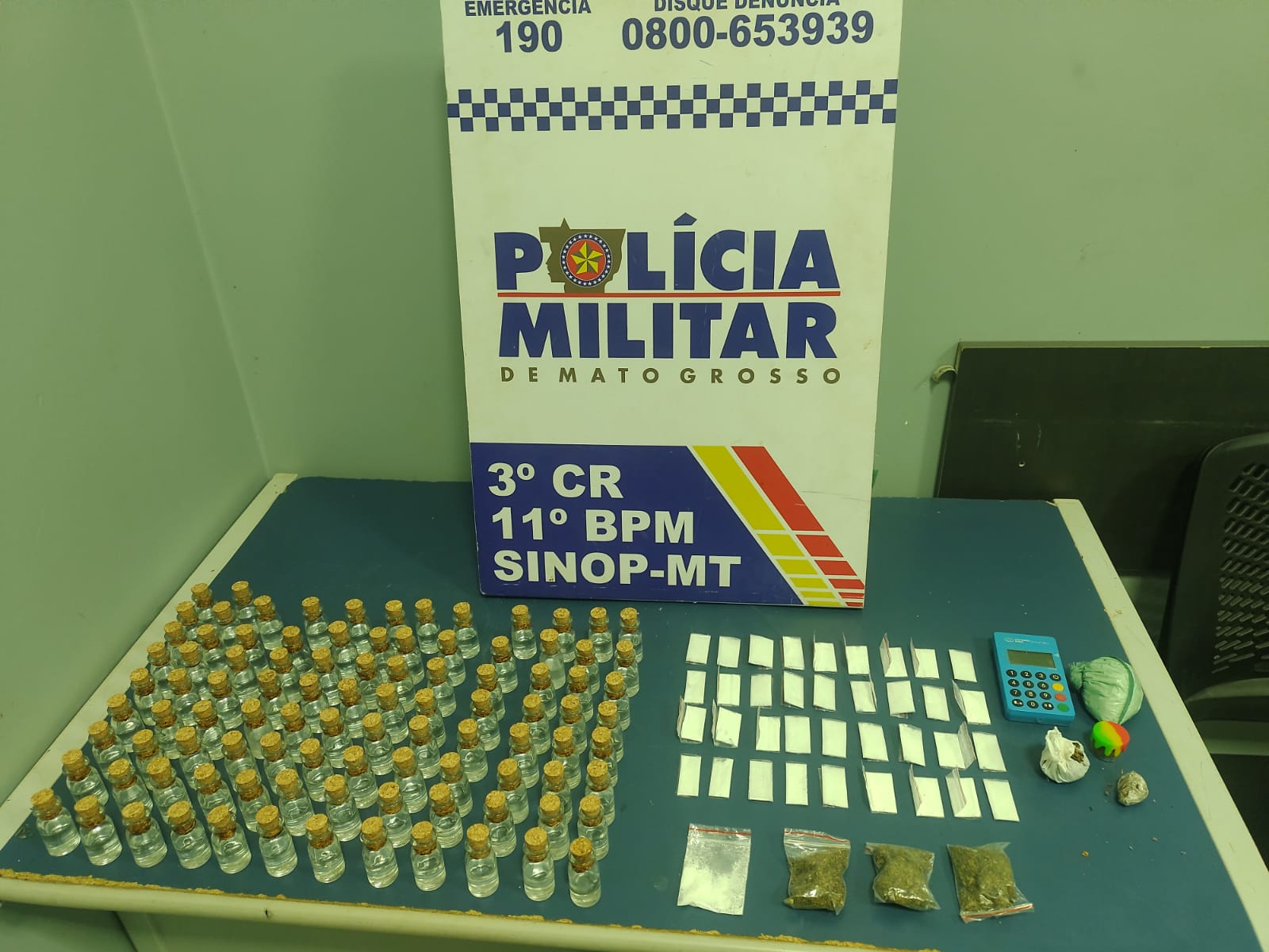 ona de bar é presa pela Polícia Militar por tráfico de drogas em Sinop-MT