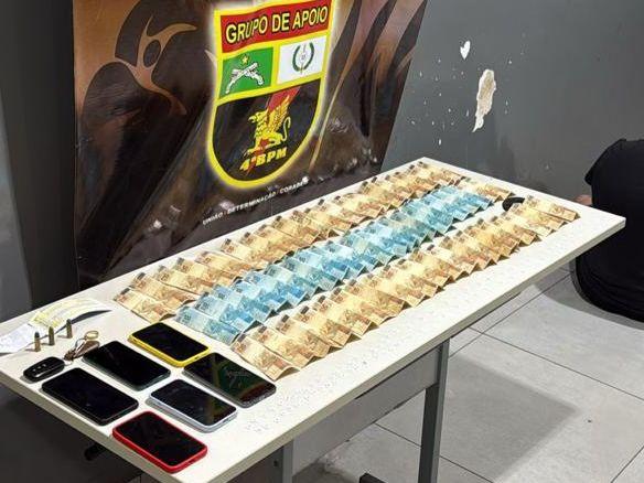 Polícia Militar prende faccionado por estelionato e apreende R$ 4,1 mil e chips telefônicos