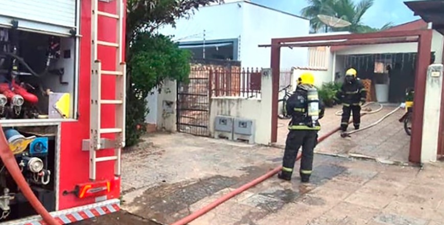 Imóvel é parcialmente danificado em incêndio em Sinop-MT