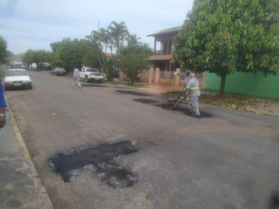 Setor Residencial Norte recebe ação de tapa-buraco em Sinop-MT