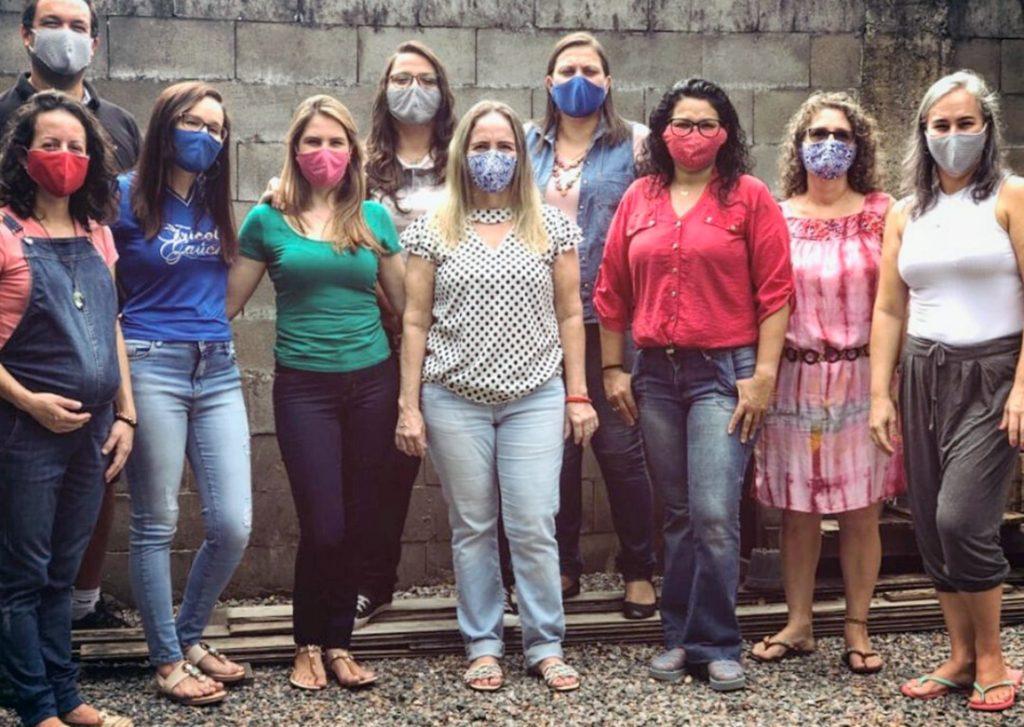 Servidores da ETE de Sinop confeccionam e doam máscaras para profissionais da saúde