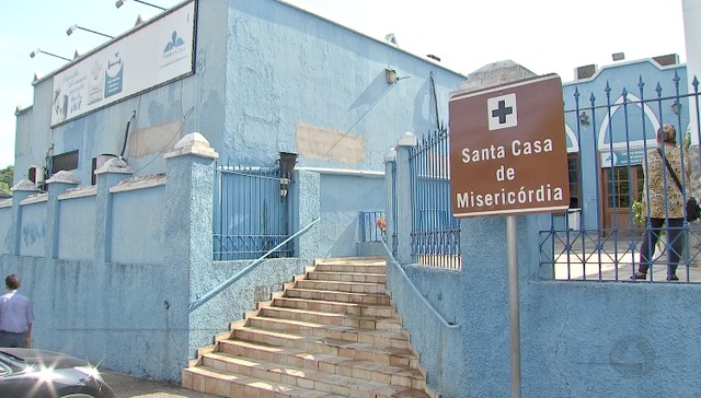 Após Santa Casa de Cuiabá fechar as portas, prefeito determina que crianças sejam transferidas para Hospital do Câncer