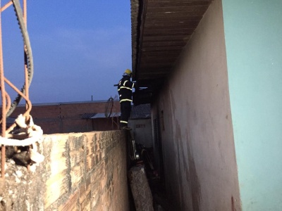 Sinop: Vizinhos controlam incêndio em residência no bairro Lisboa