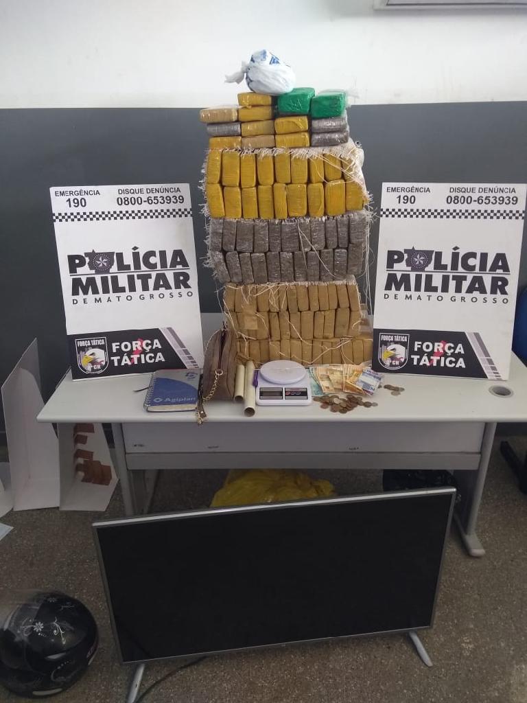 Jovem é presa em flagrante com 94 tabletes de maconha