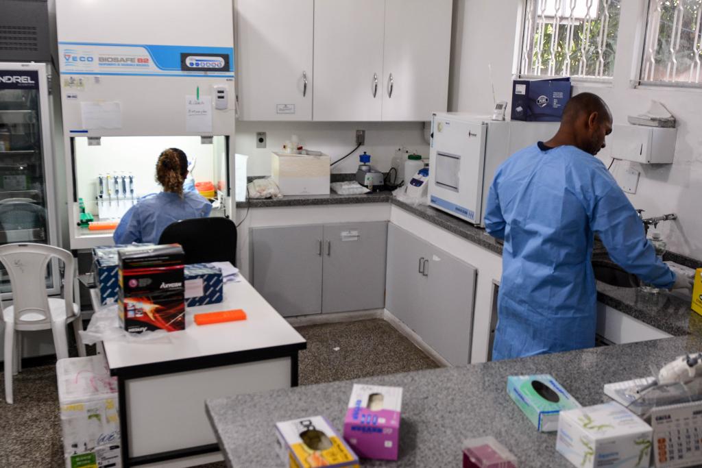 Governo publica portaria que habilita laboratórios a realizarem testes de coronavírus